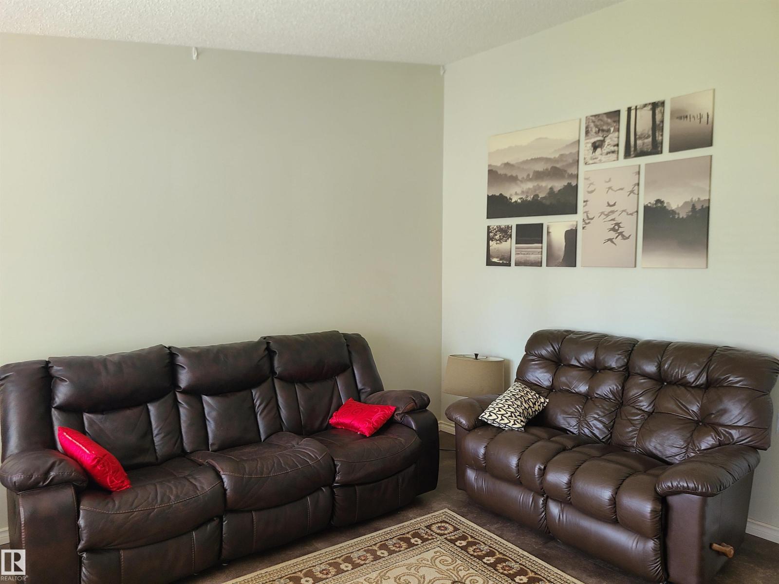 18916 86A AV NW