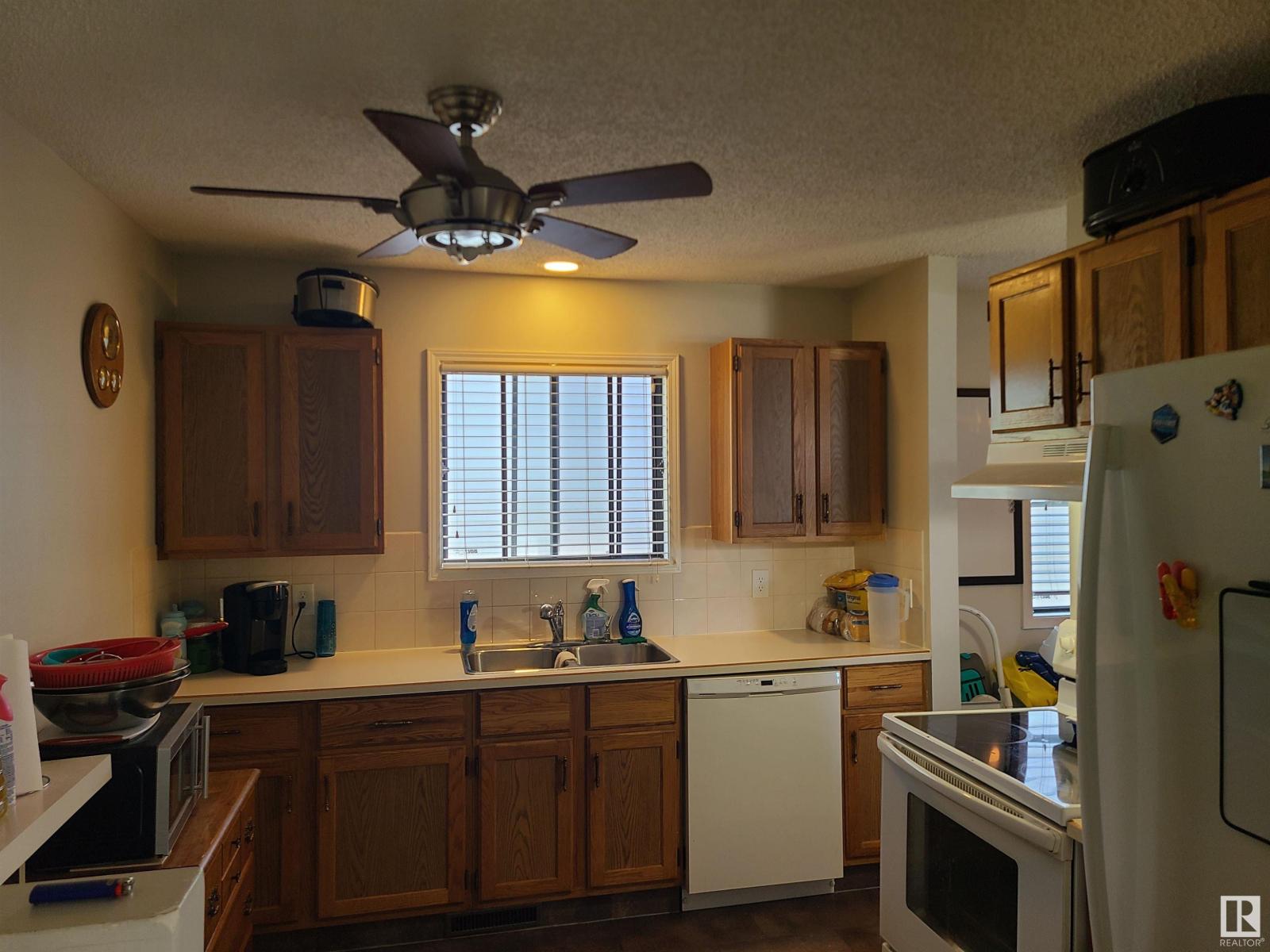18916 86A AV NW