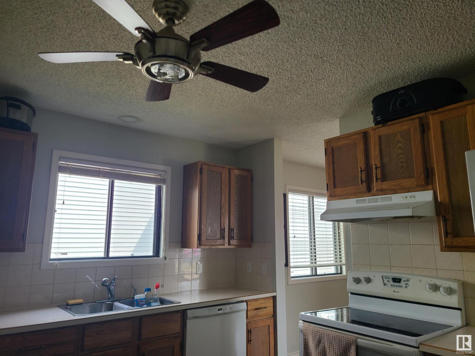 18916 86A AV NW