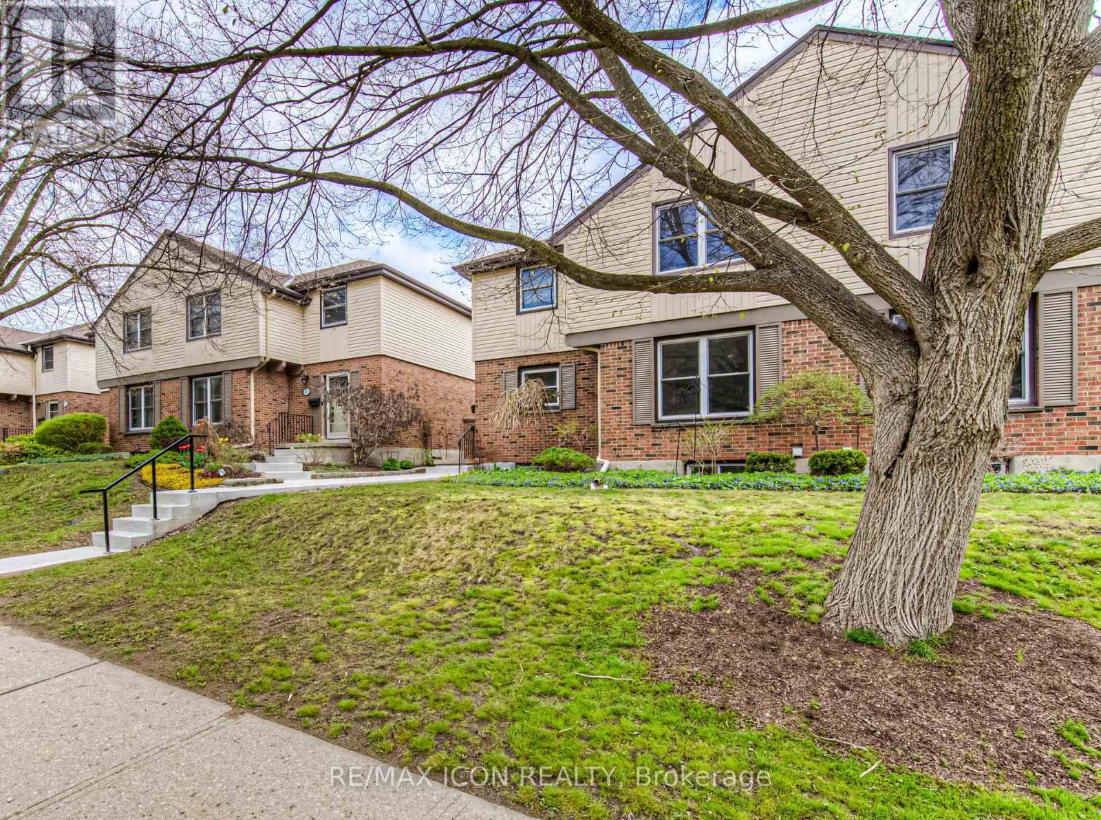 5 - 100 MCDOUGALL ROAD
