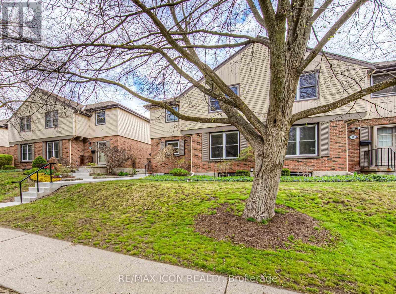 5 - 100 MCDOUGALL ROAD