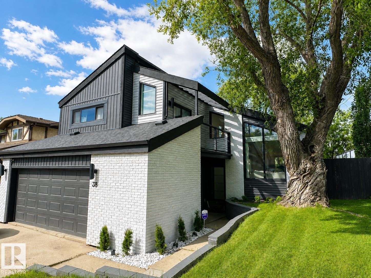 38 WOODCREST AV