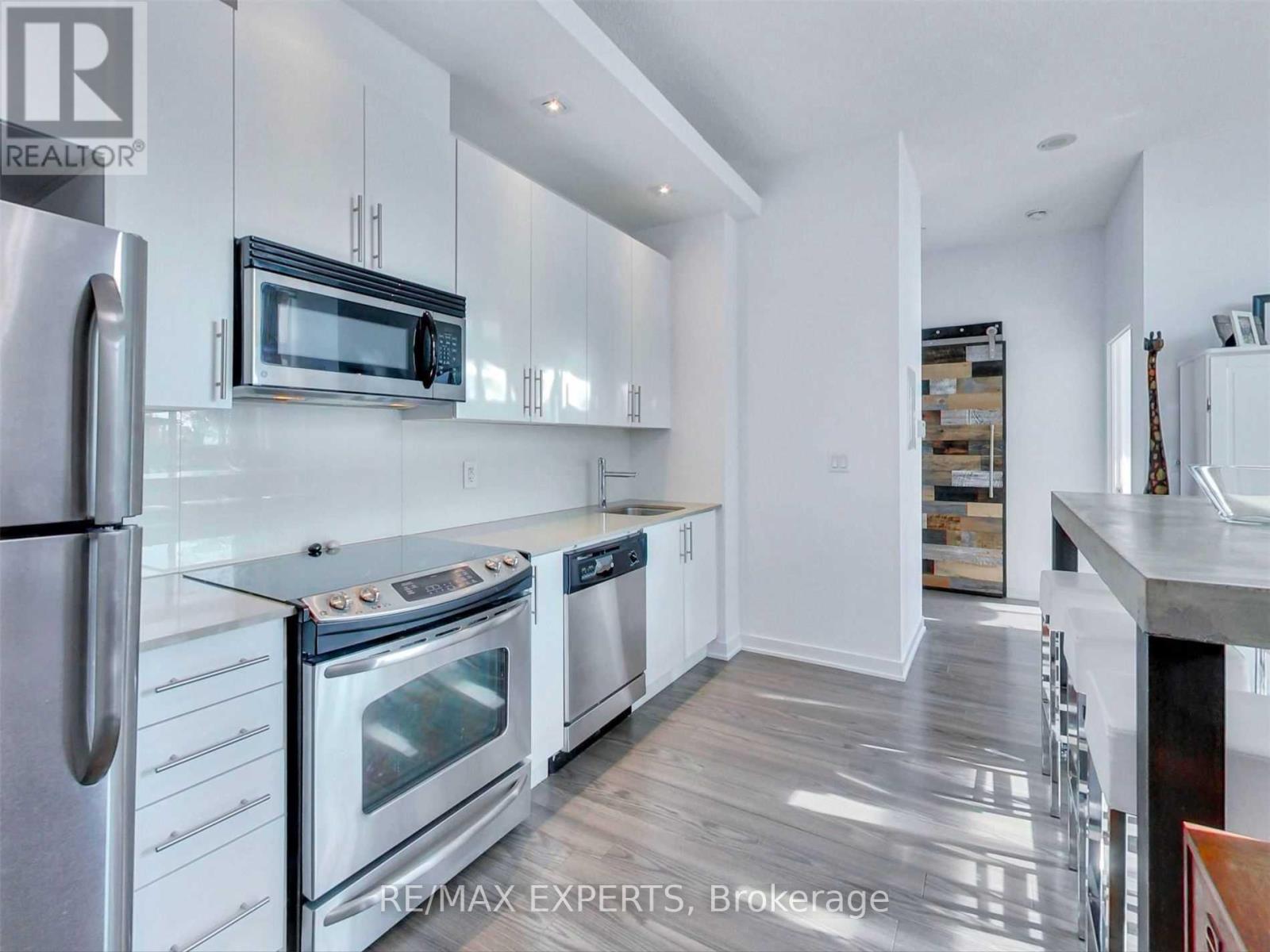 T1 - 165 LEGION ROAD