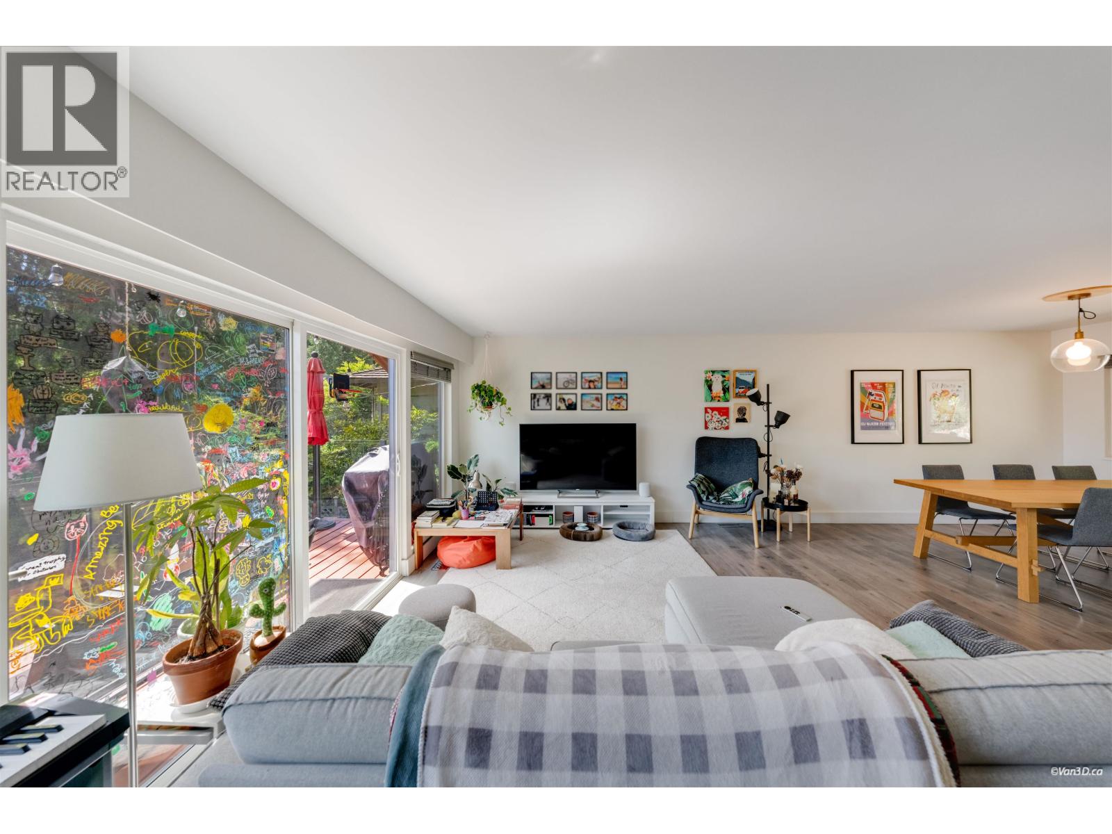 3907 BAYRIDGE PLACE
