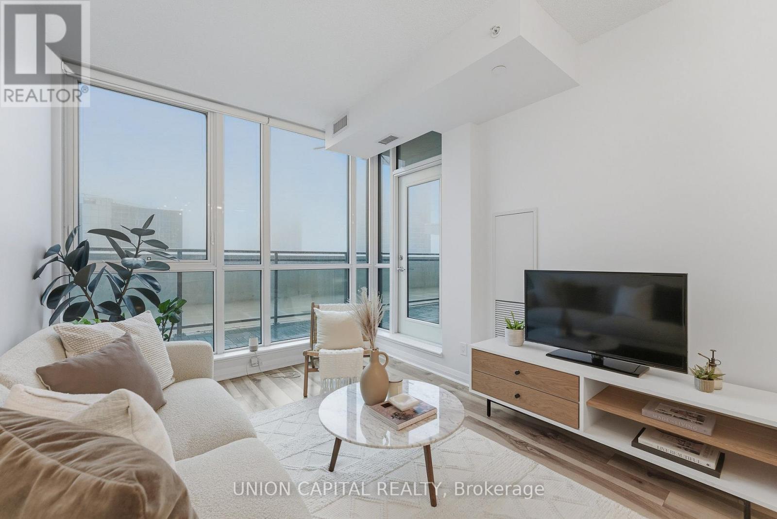 508 - 55 EGLINTON AVENUE W