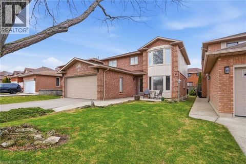 31 REPUBLIC Avenue Hamilton ON L9B2G6