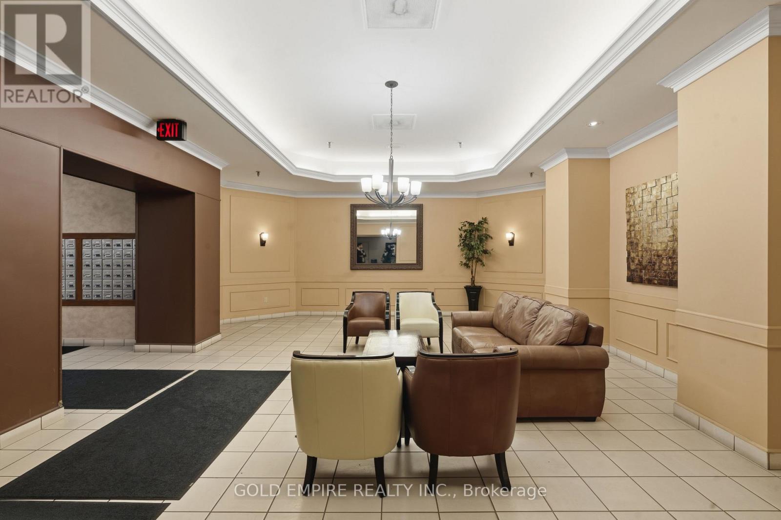 701 - 389 DUNDAS STREET