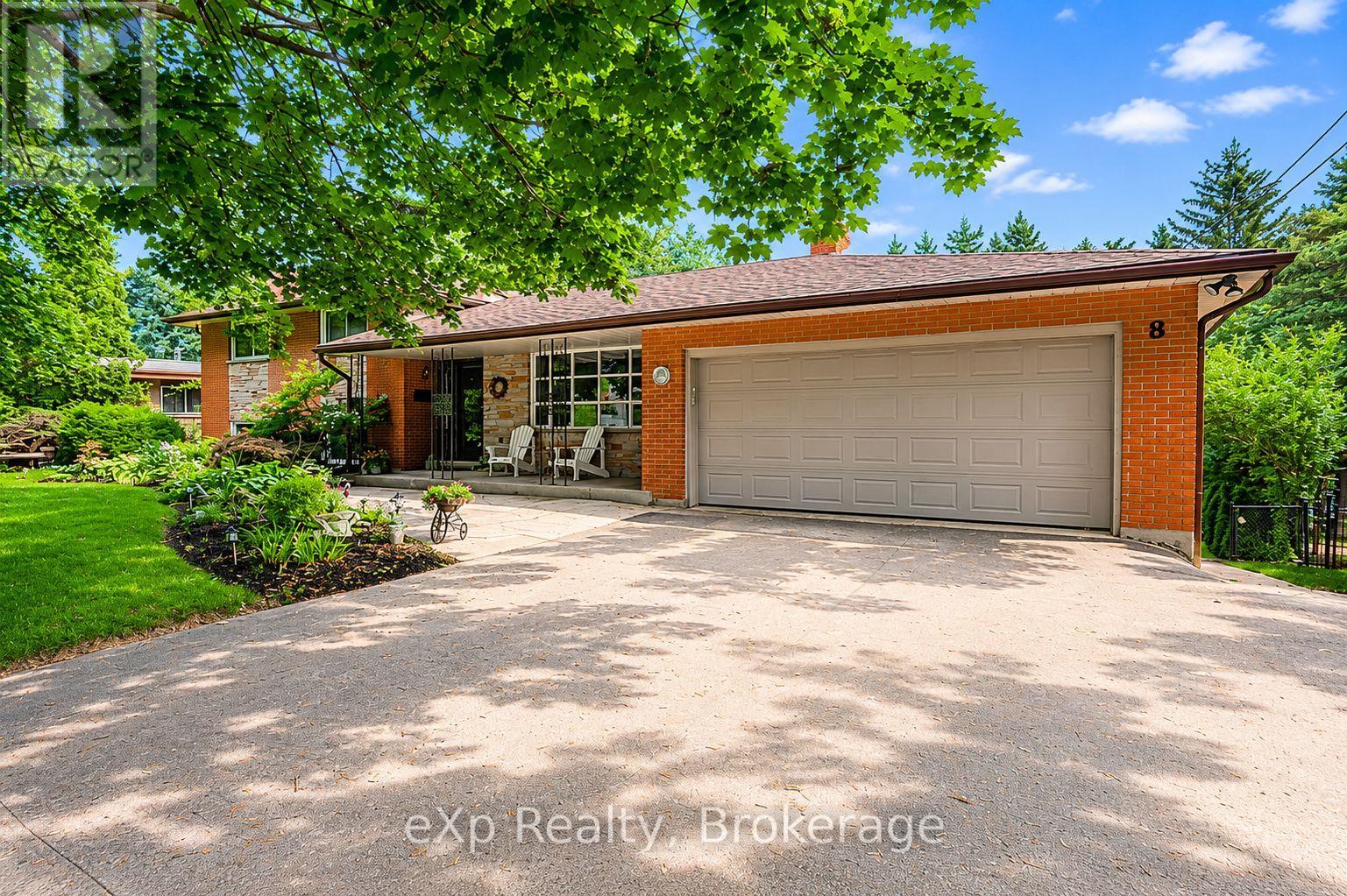 8 MALVERN CRESCENT