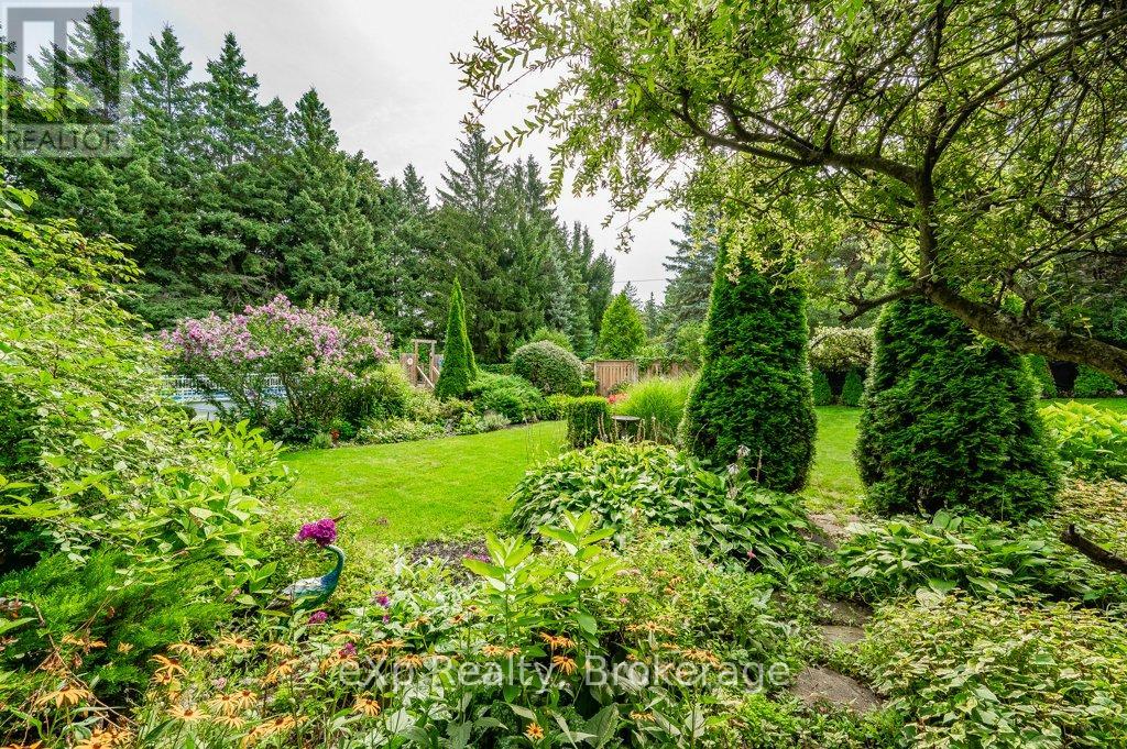 8 MALVERN CRESCENT