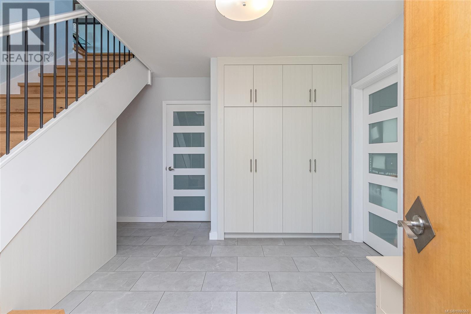 2513 Cosgrove Cres