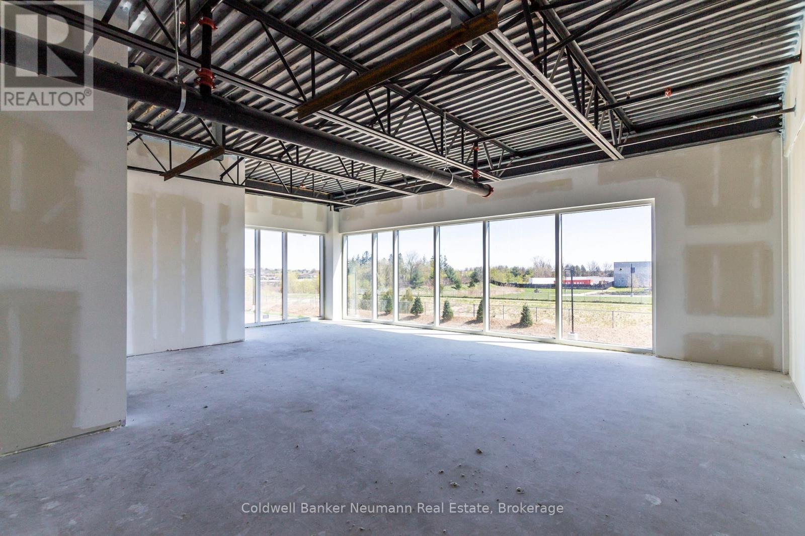 23 UPPER - 587 HANLON CREEK BOULEVARD