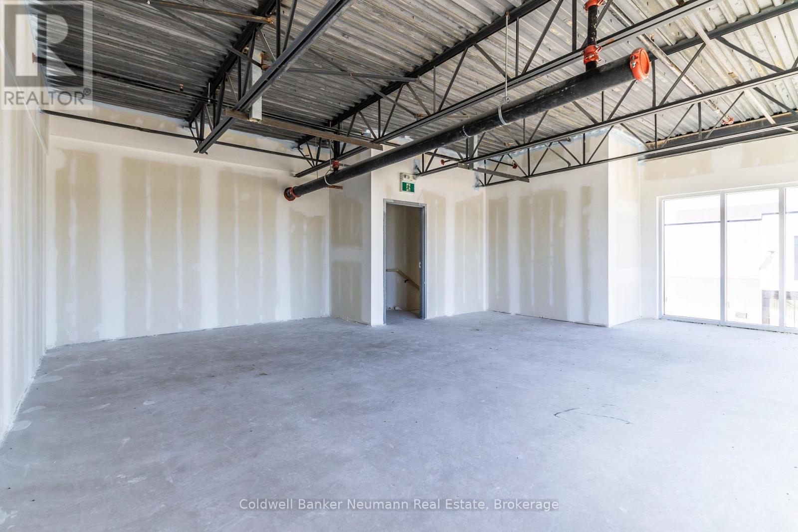 23 UPPER - 587 HANLON CREEK BOULEVARD