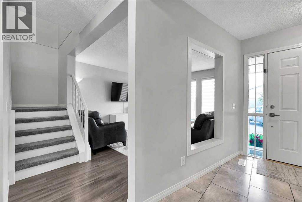 19 Templeton Bay NE