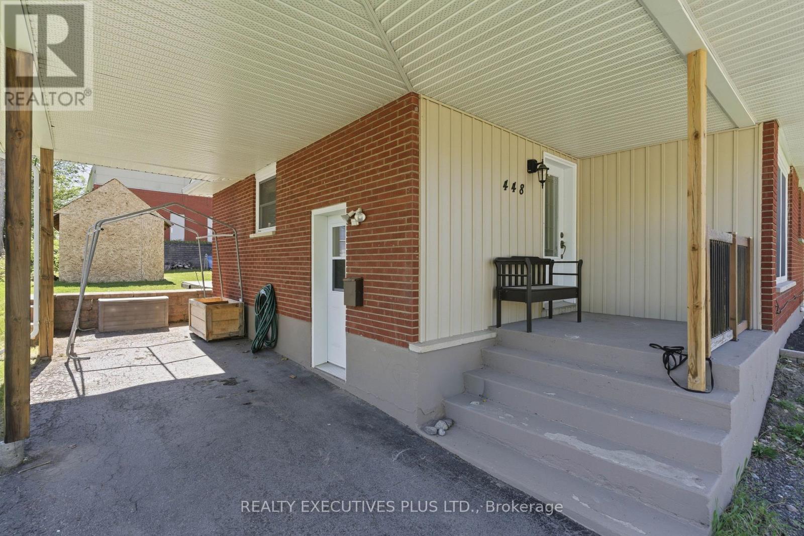448 DOMINION STREET S