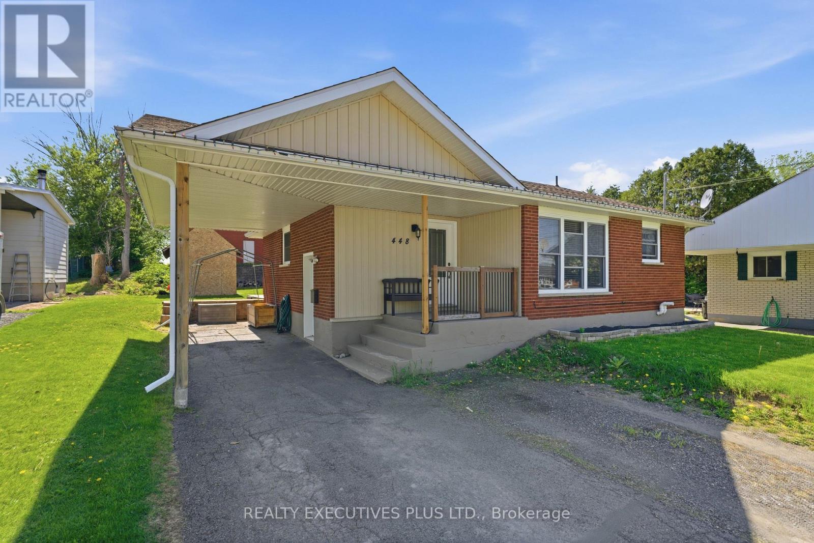 448 DOMINION STREET S
