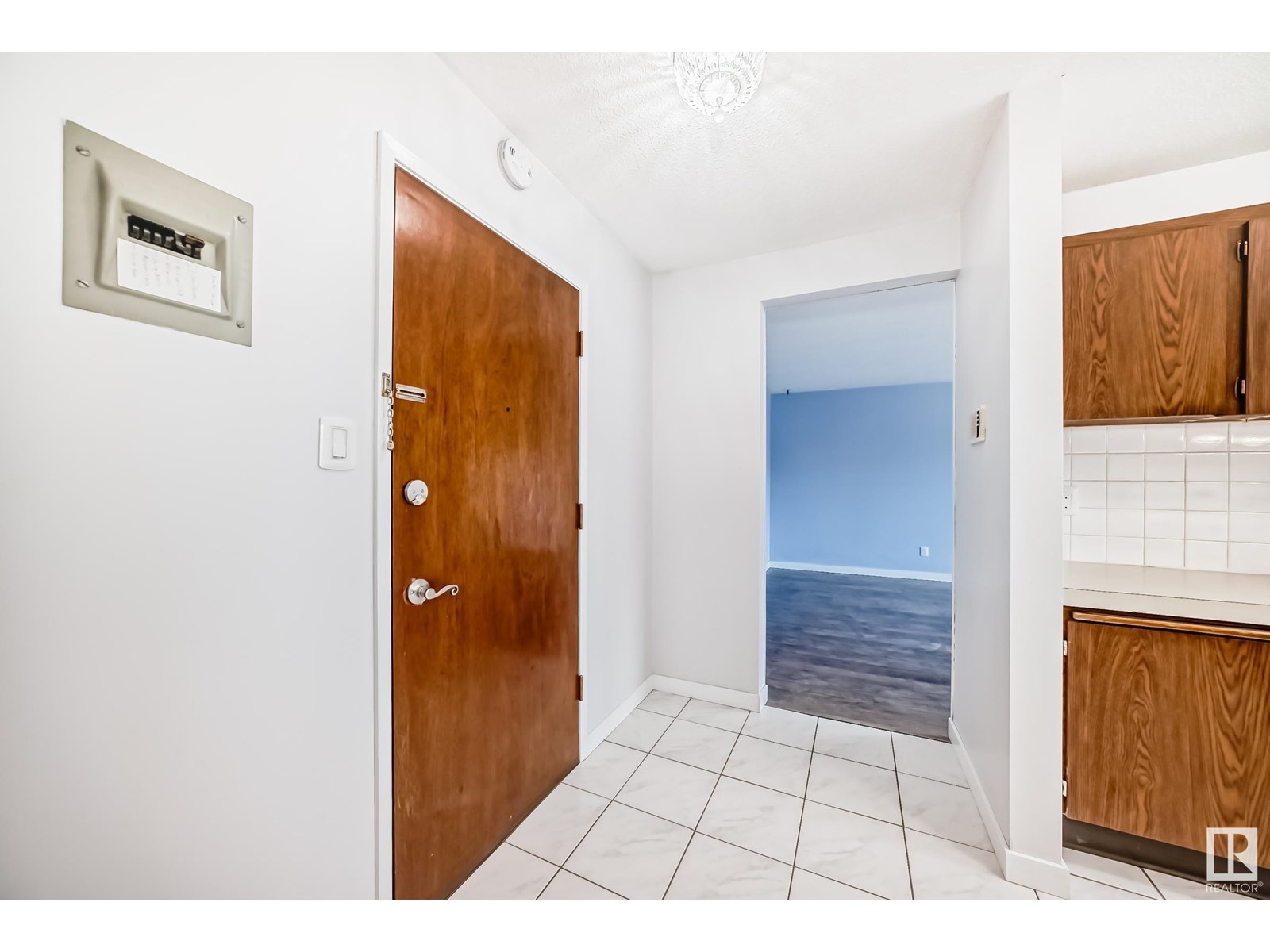#202 10604 34 ST NW NW