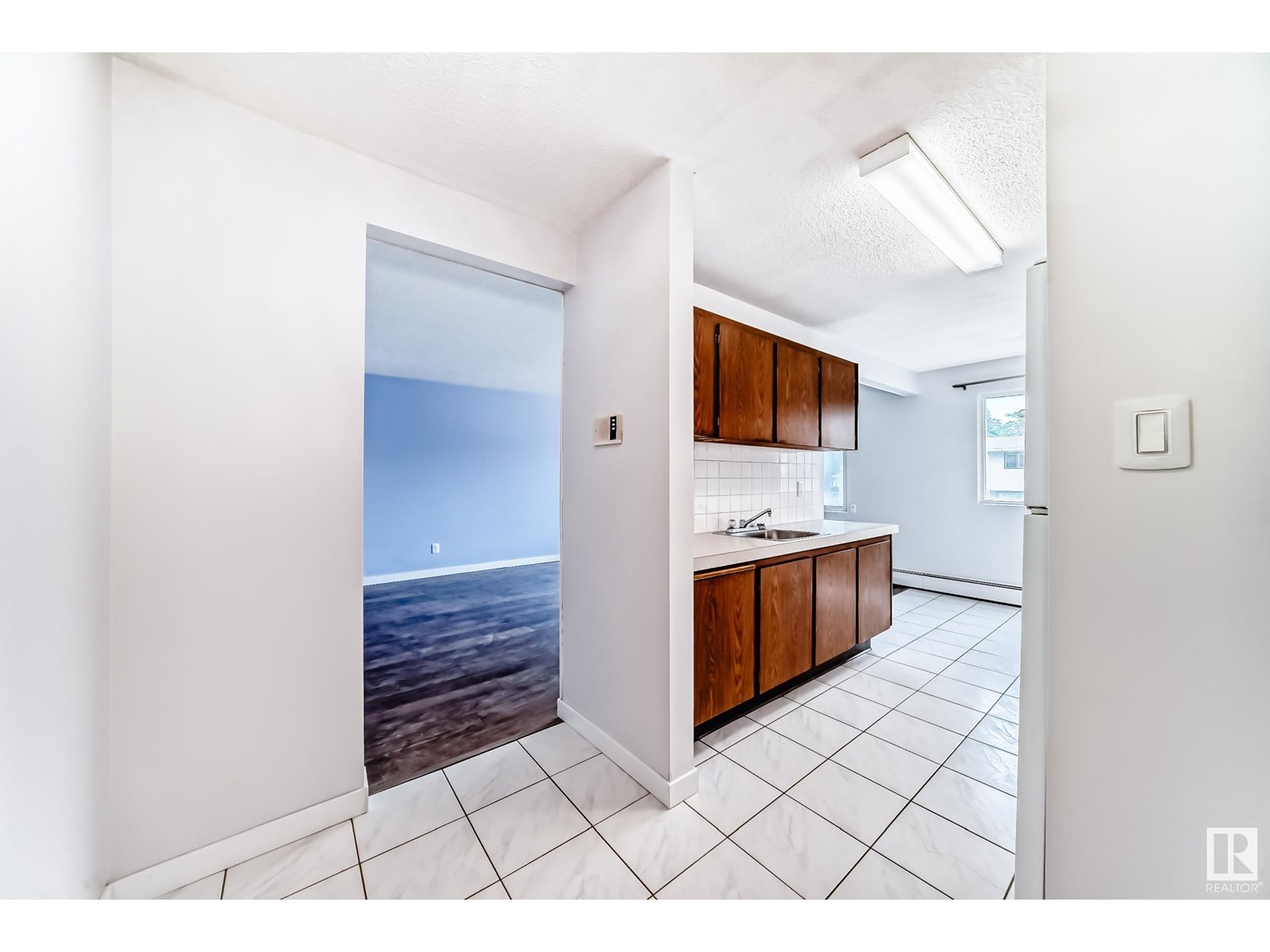 #202 10604 34 ST NW NW