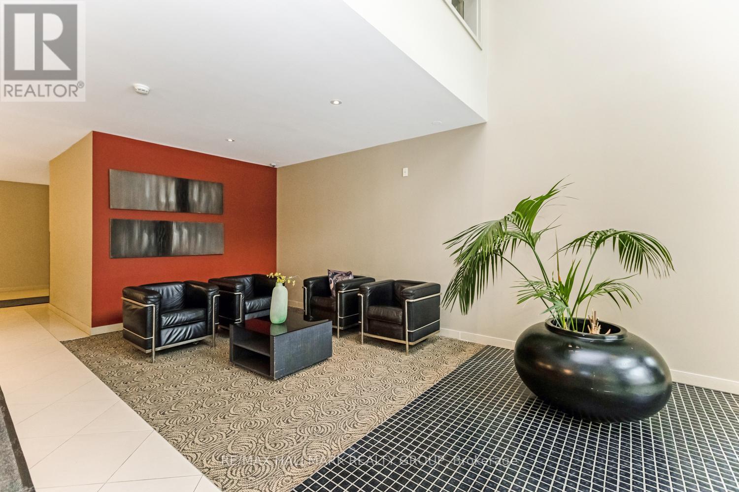 502 - 138 SOMERSET STREET W