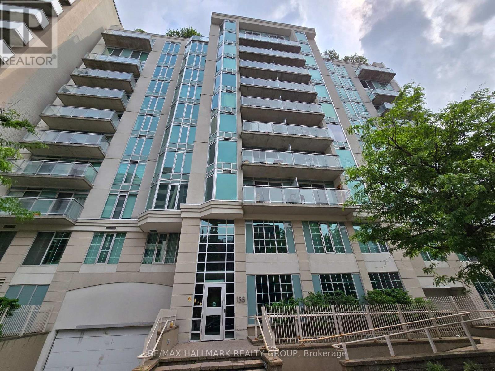 Photo 1 of 15 — 502 - 138 SOMERSET STREET W Unit 502, Ottawa, ON K2P0A3