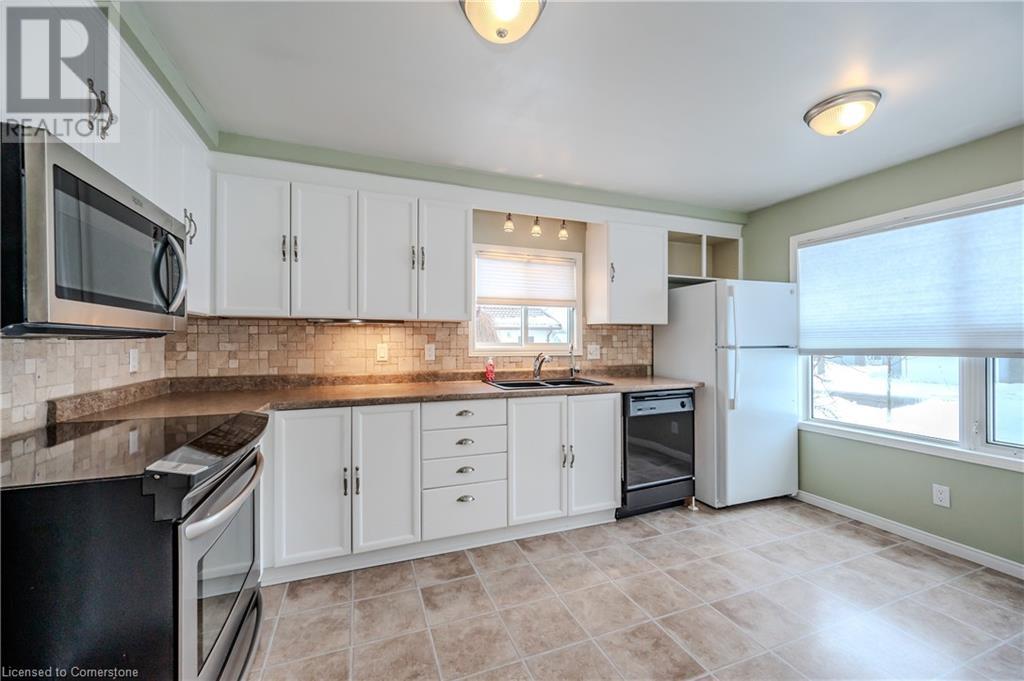 3 ROLLING BROOK Lane