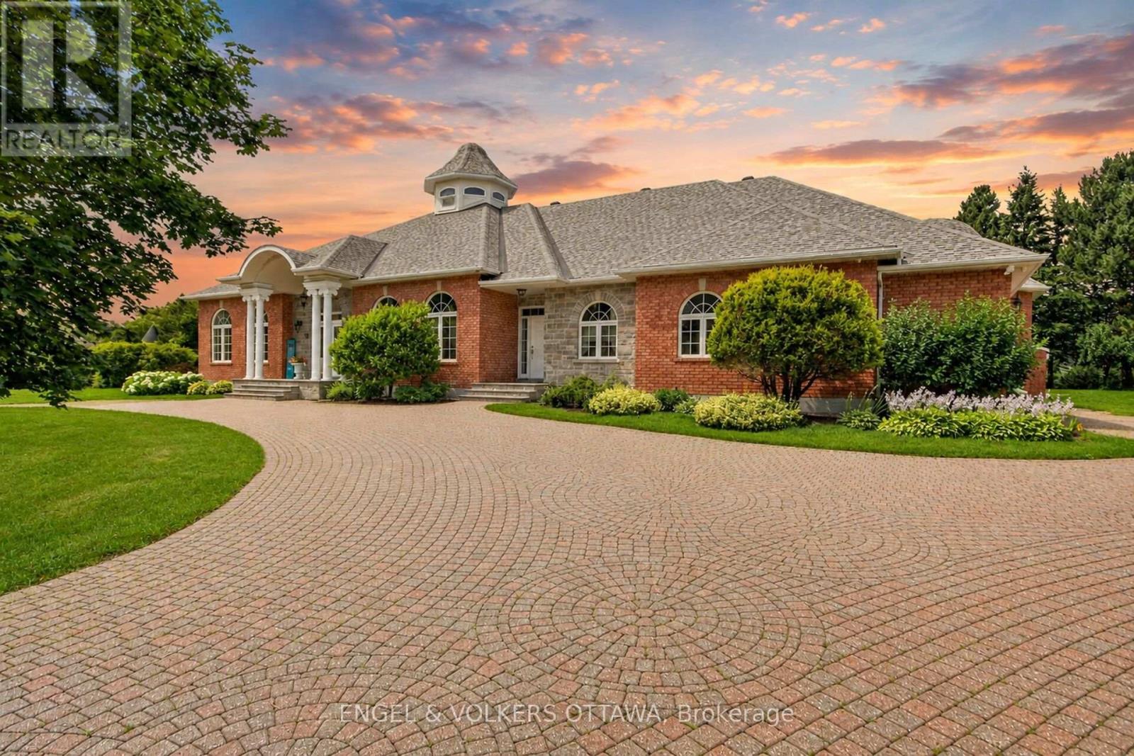 36 CEDARHILL DRIVE