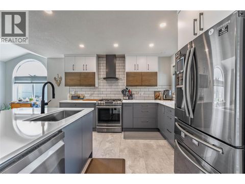 323 RIESLING Place Oliver BC V0H1T4