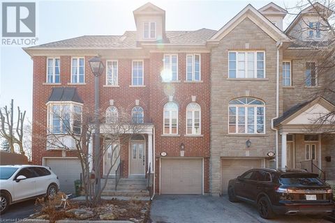 31 BROWNSTONE Lane Toronto ON M8X2Z6