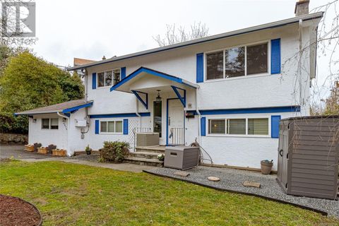 4070 Carey Rd Saanich BC V8Z4G3