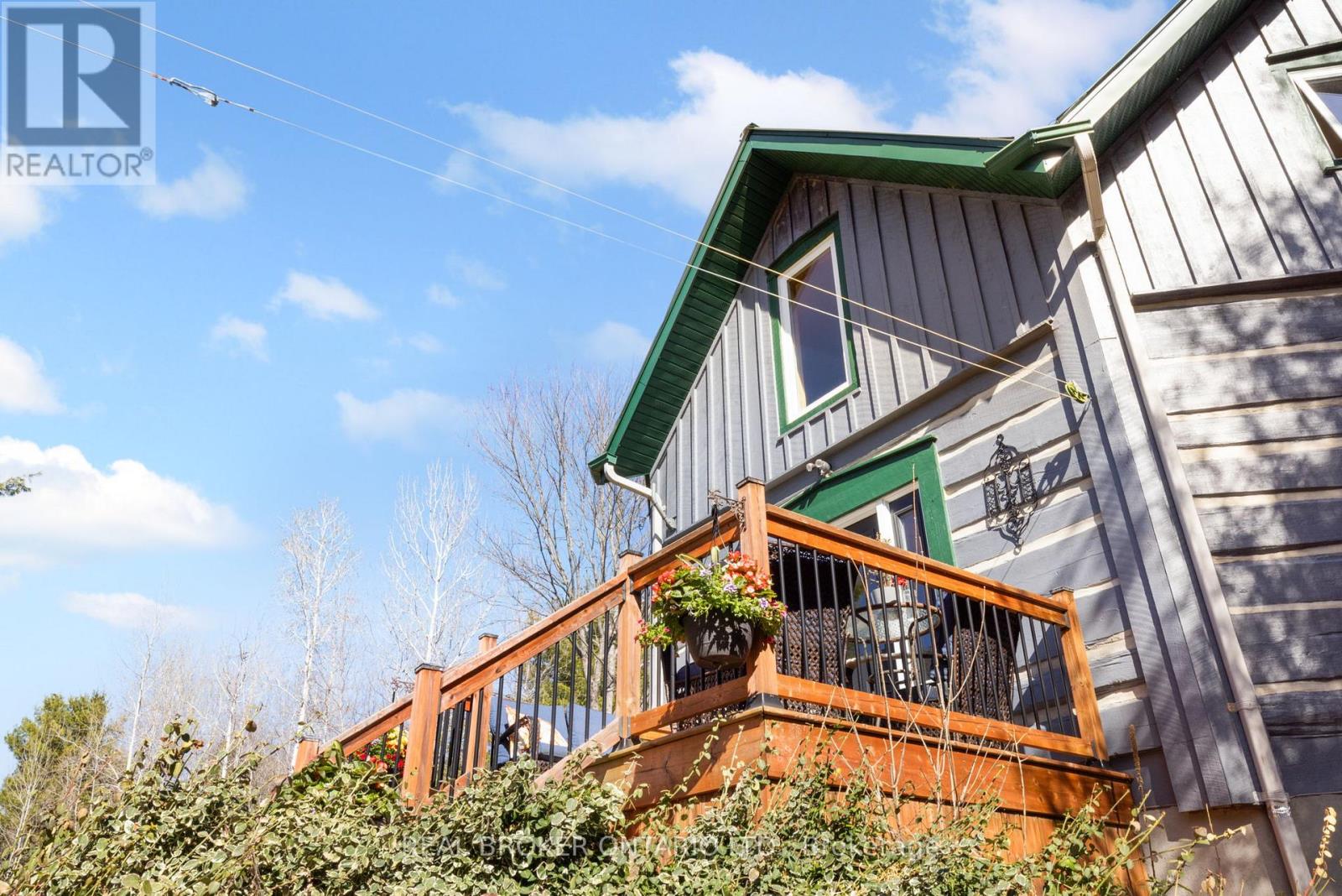 2538 DARLING ROAD
