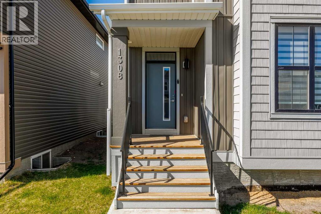 1308 South Point Parade SW