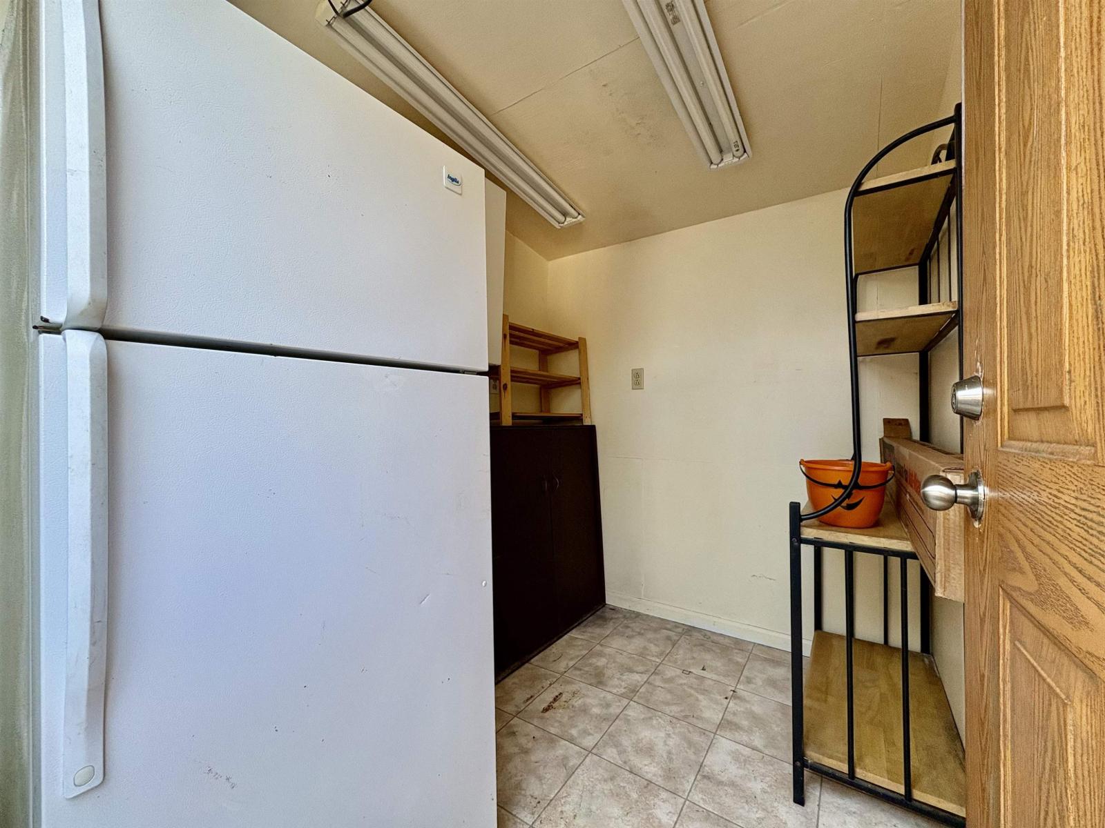 211 1436 FROST ROAD|Columbia Valley