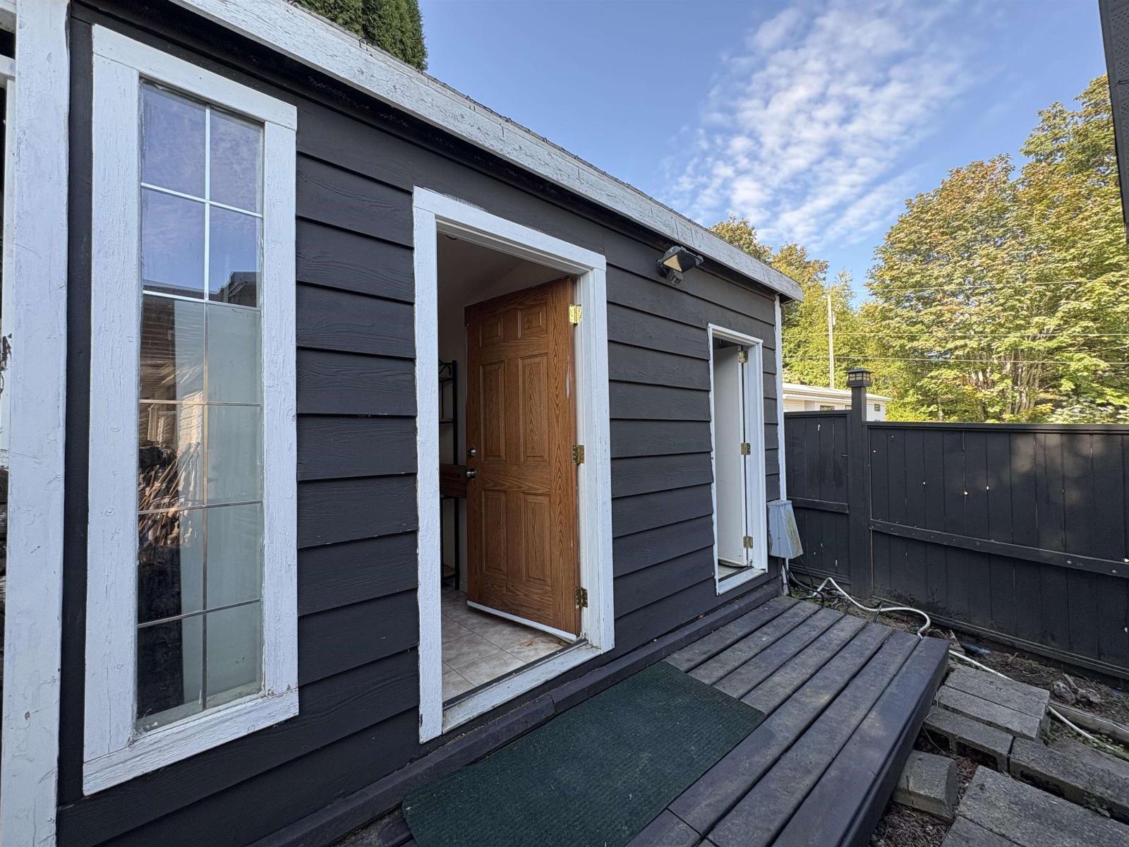 211 1436 FROST ROAD|Columbia Valley