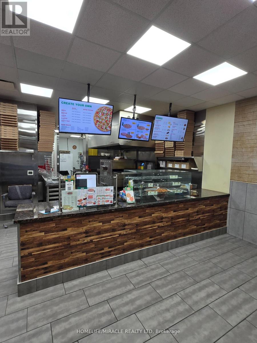 715 WELLINGTON STREET W