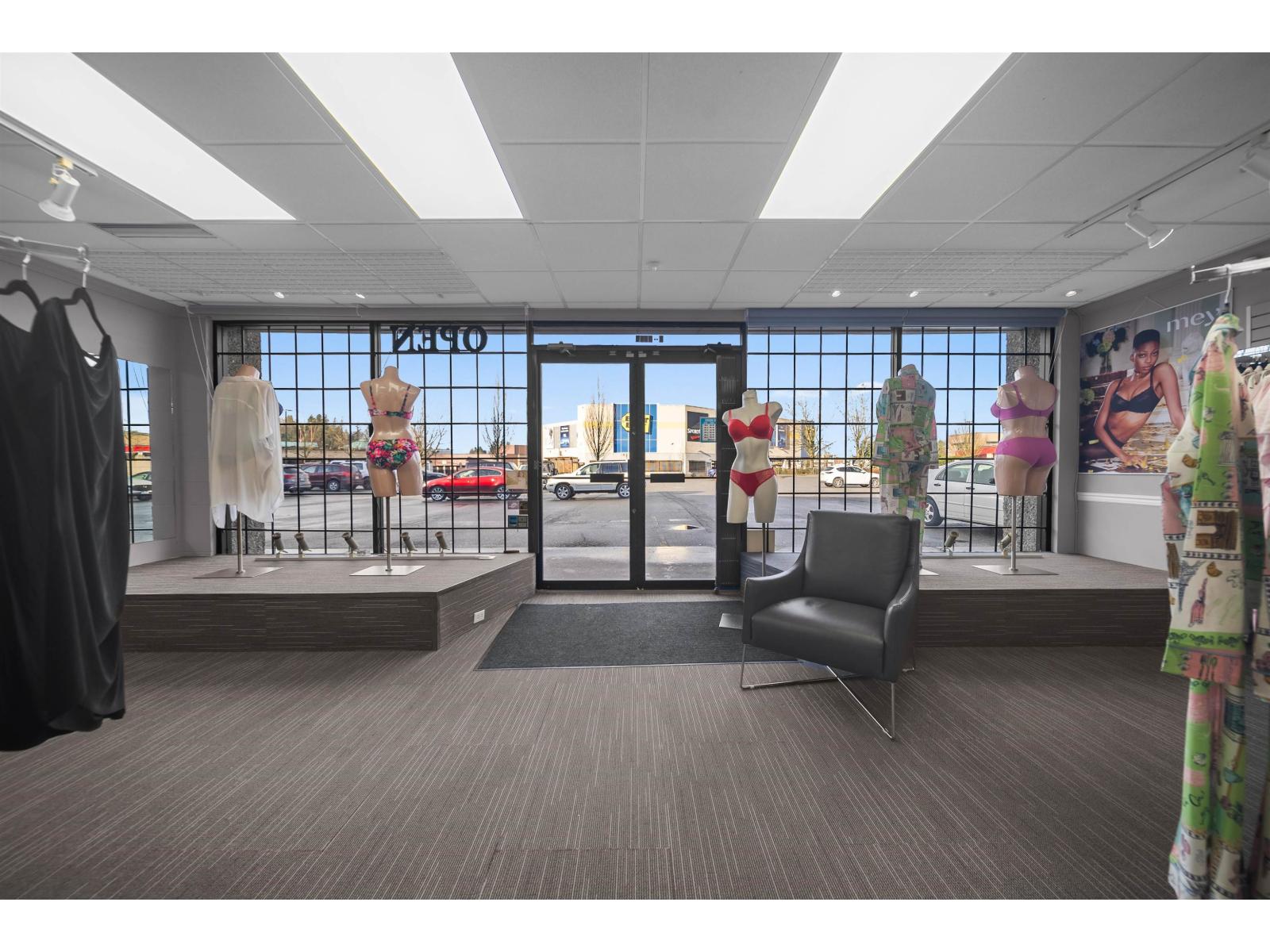 4 2630 BOURQUIN CRESCENT