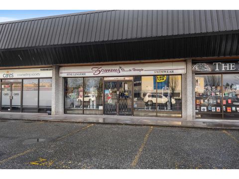 4 2630 BOURQUIN CRESCENT Abbotsford BC V2S5N7