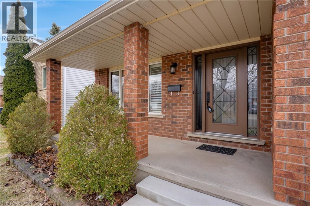 35 SOUTHVIEW Crescent