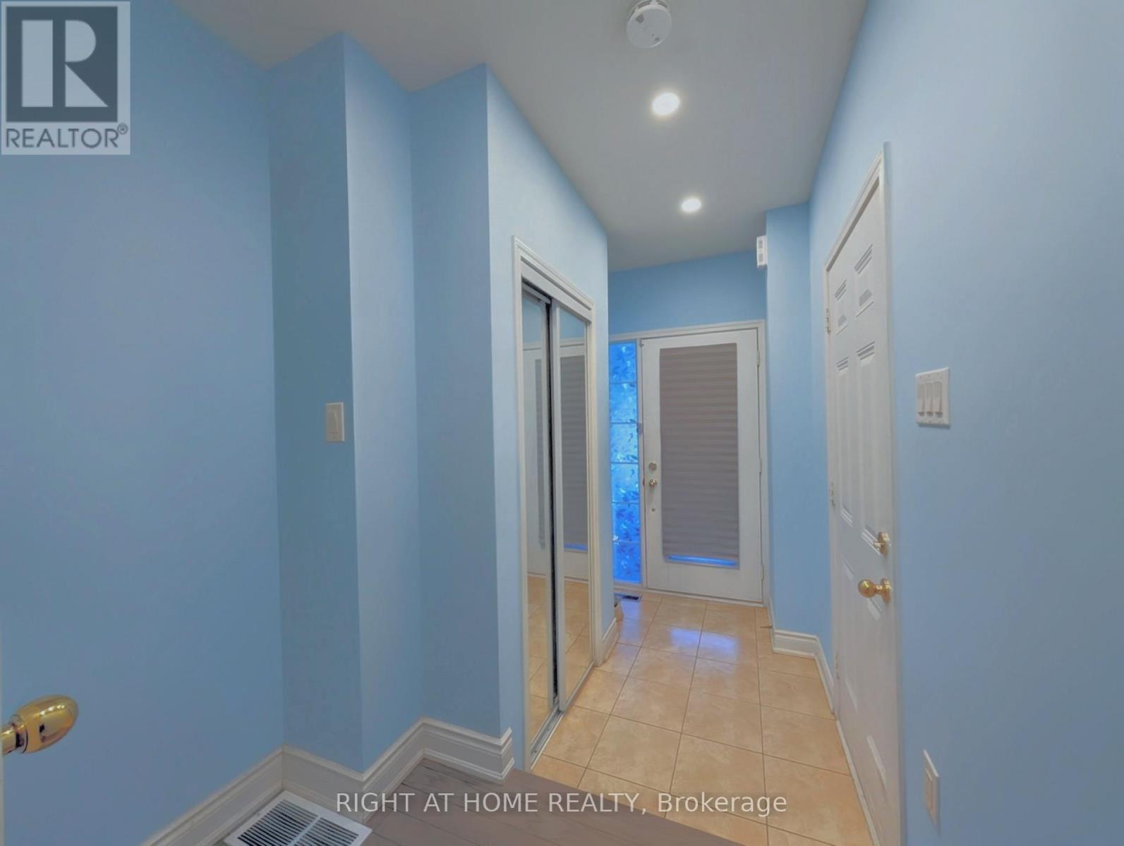 16 THORNHARROLD STREET