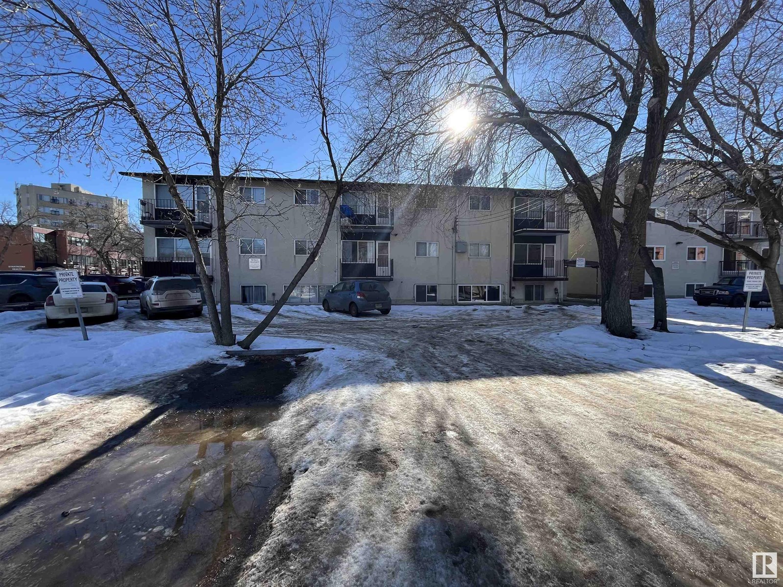10512 83 AV NW