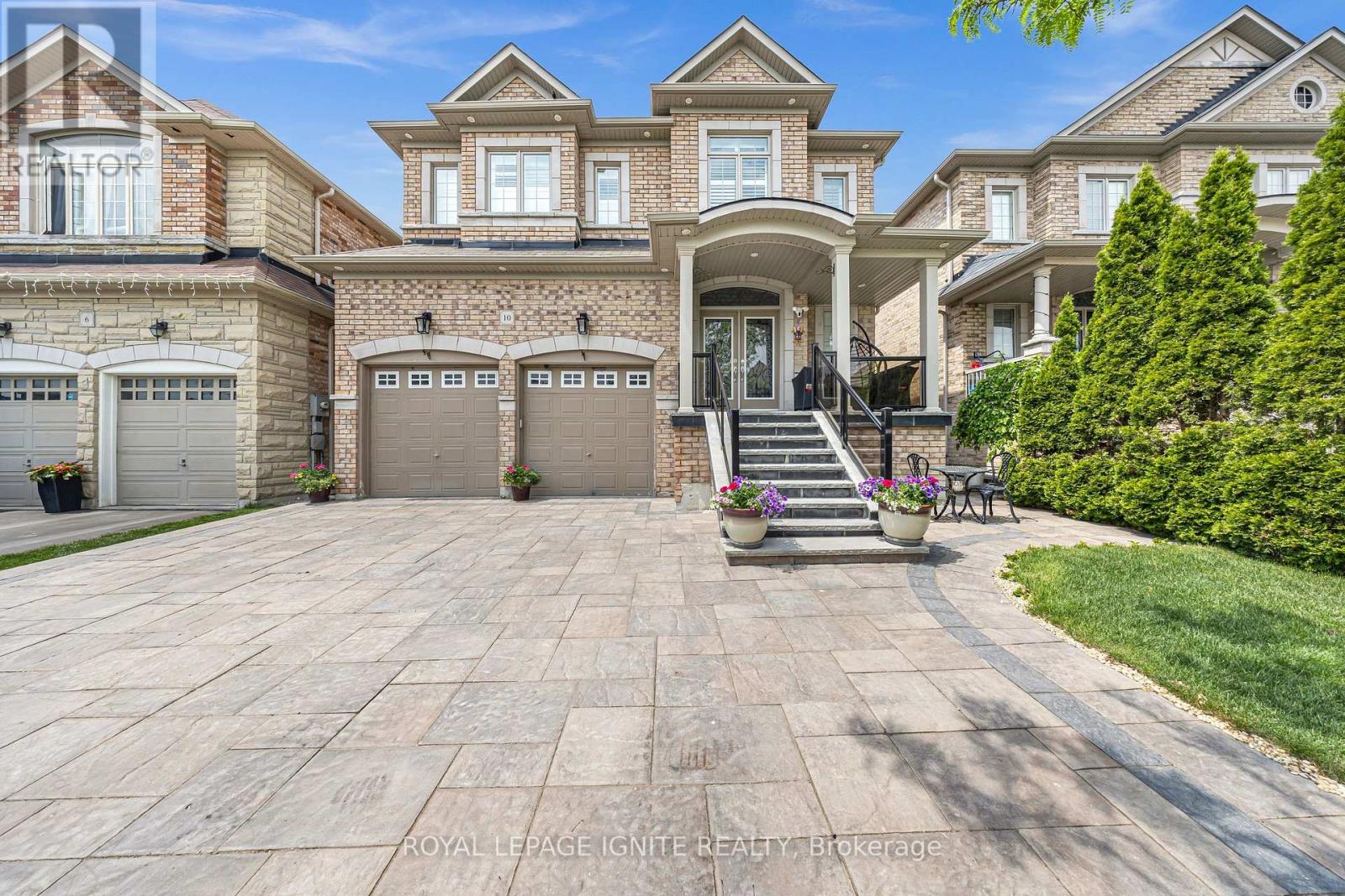 10 GREENFOREST GROVE