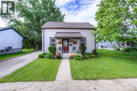 2207 WILLIAM SHAKESPEARE Street Shakespeare ON N0B2P0