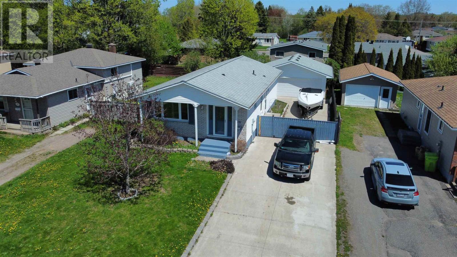 78 Chartwell DR
