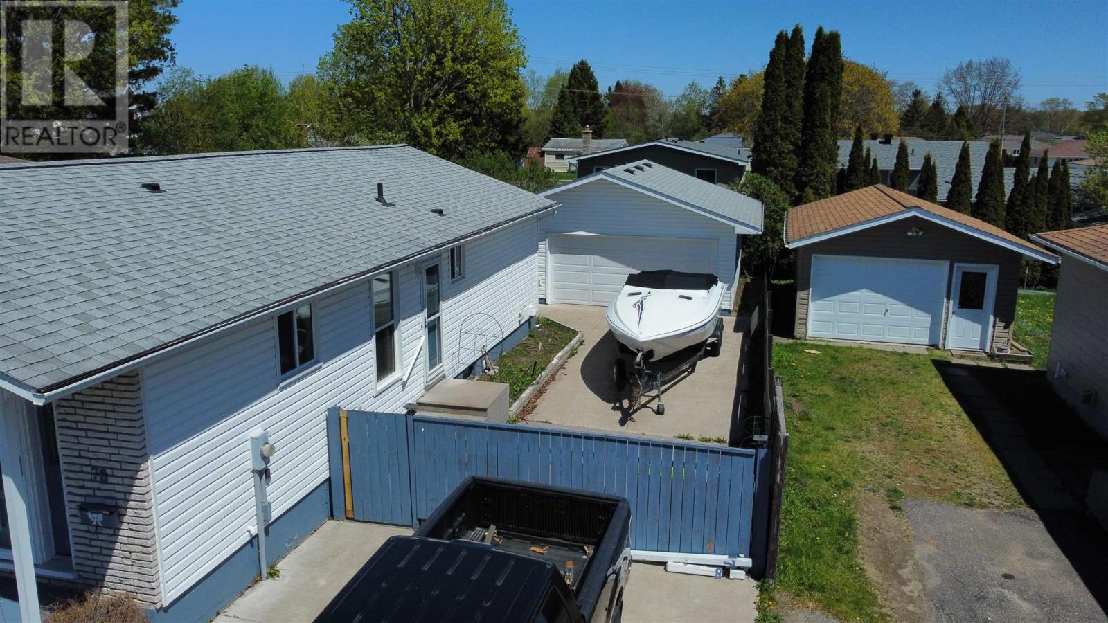 78 Chartwell DR