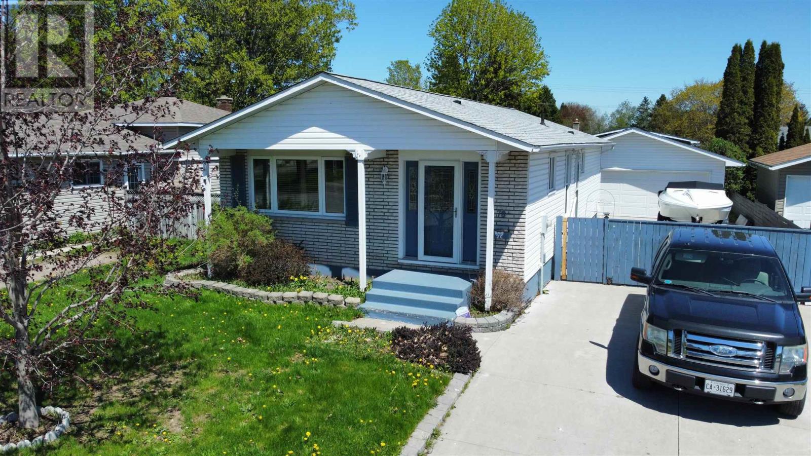 78 Chartwell DR
