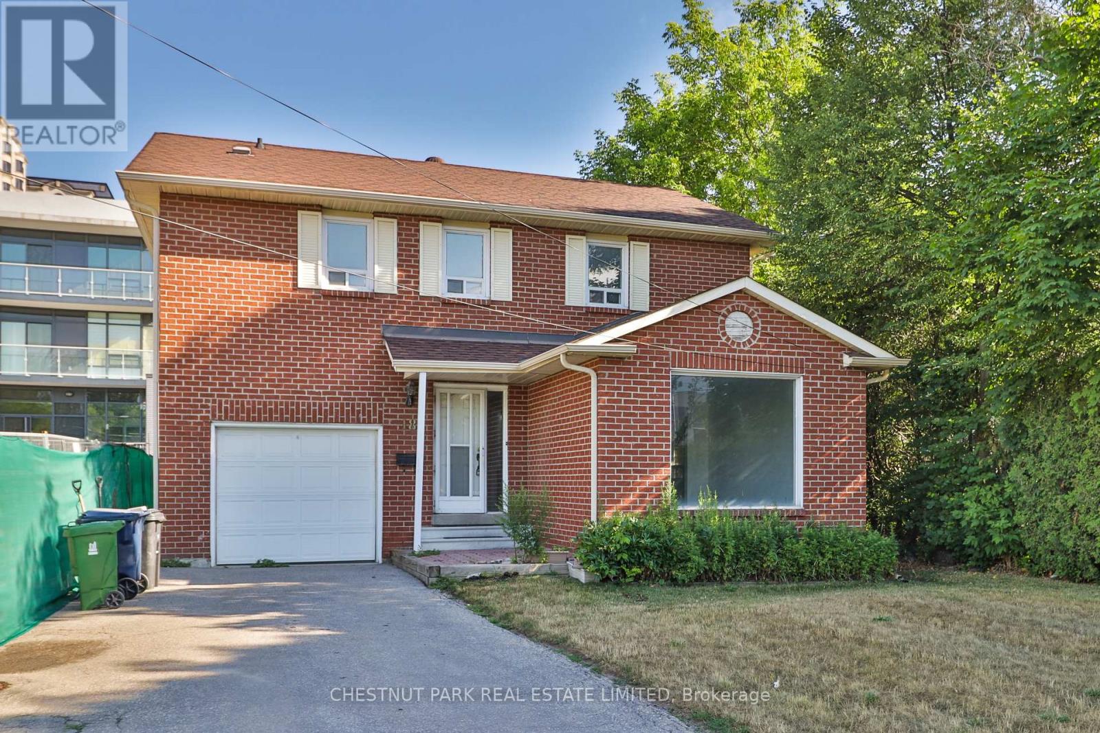 18 DERVOCK CRESCENT