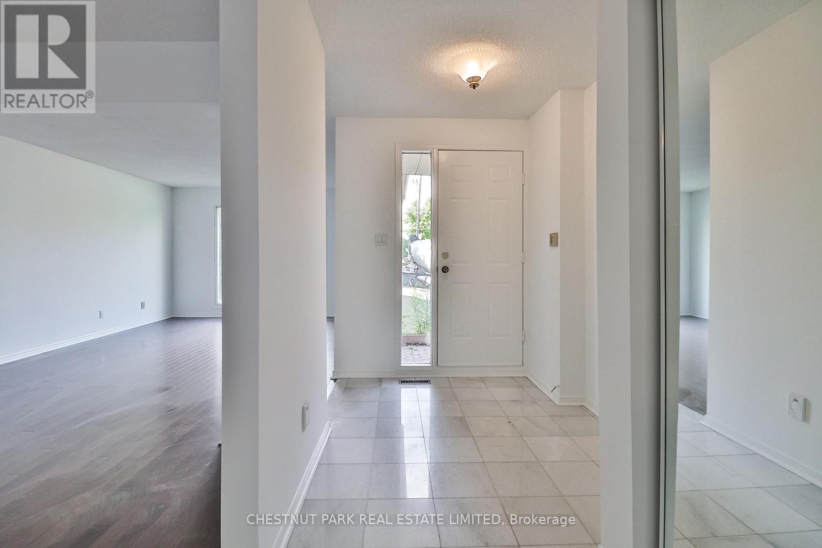 18 DERVOCK CRESCENT