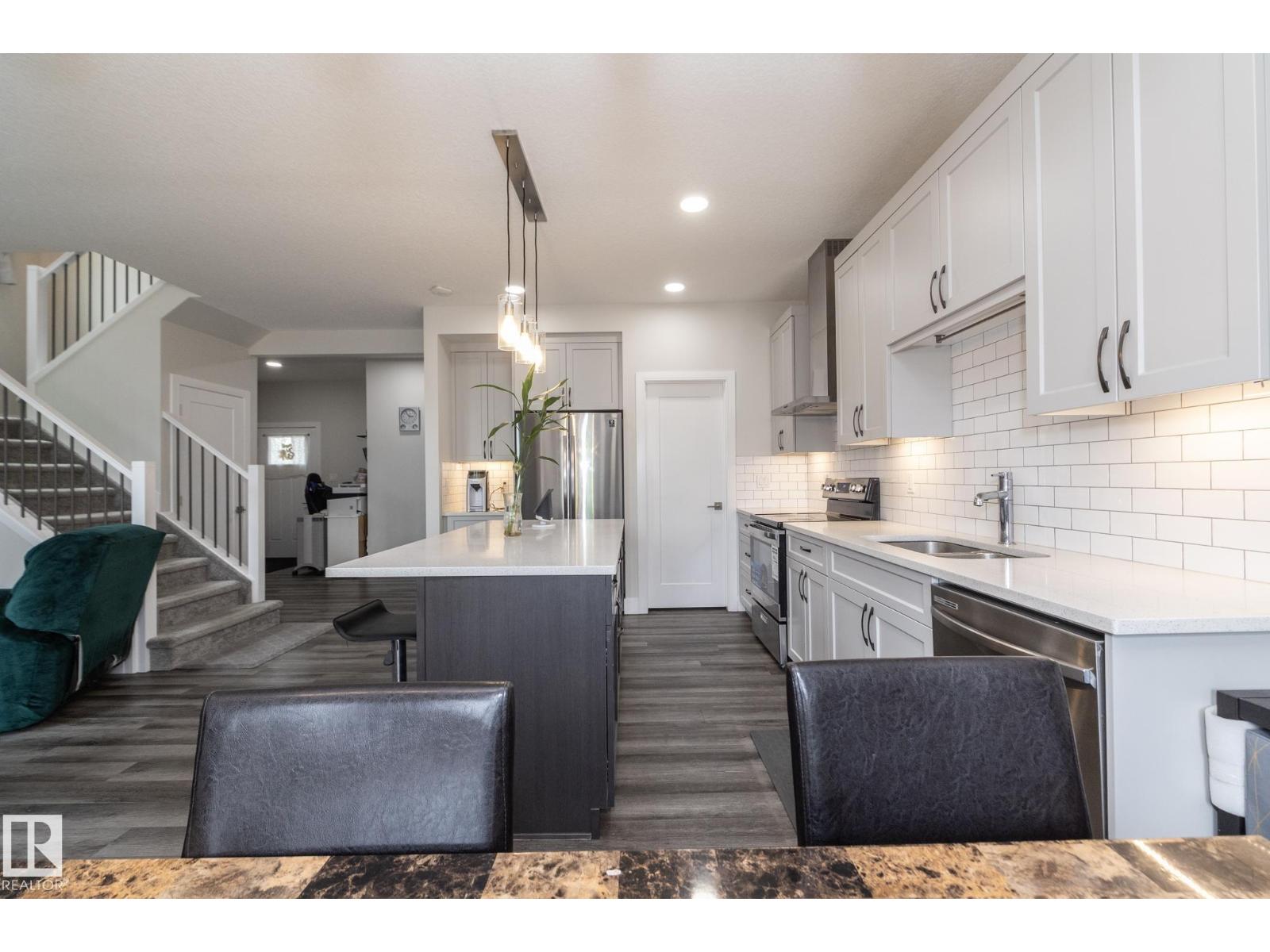18123 89 ST NW