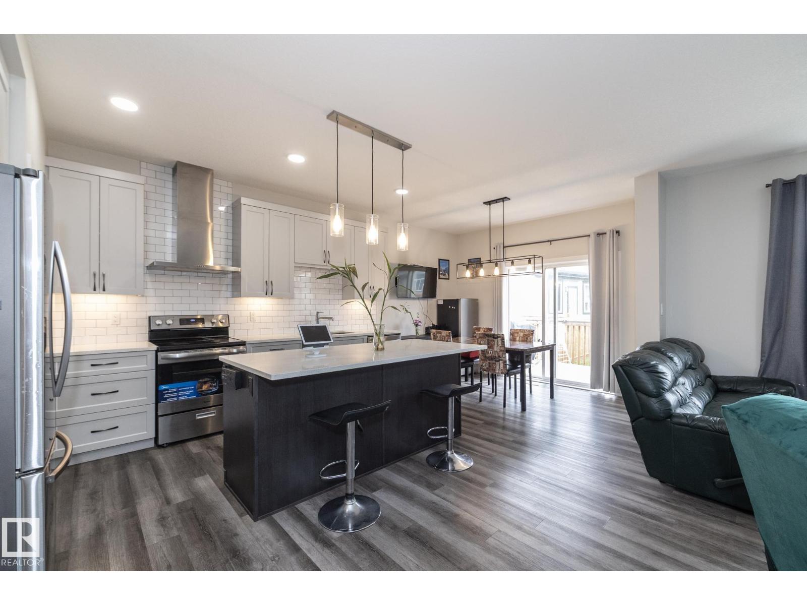 18123 89 ST NW