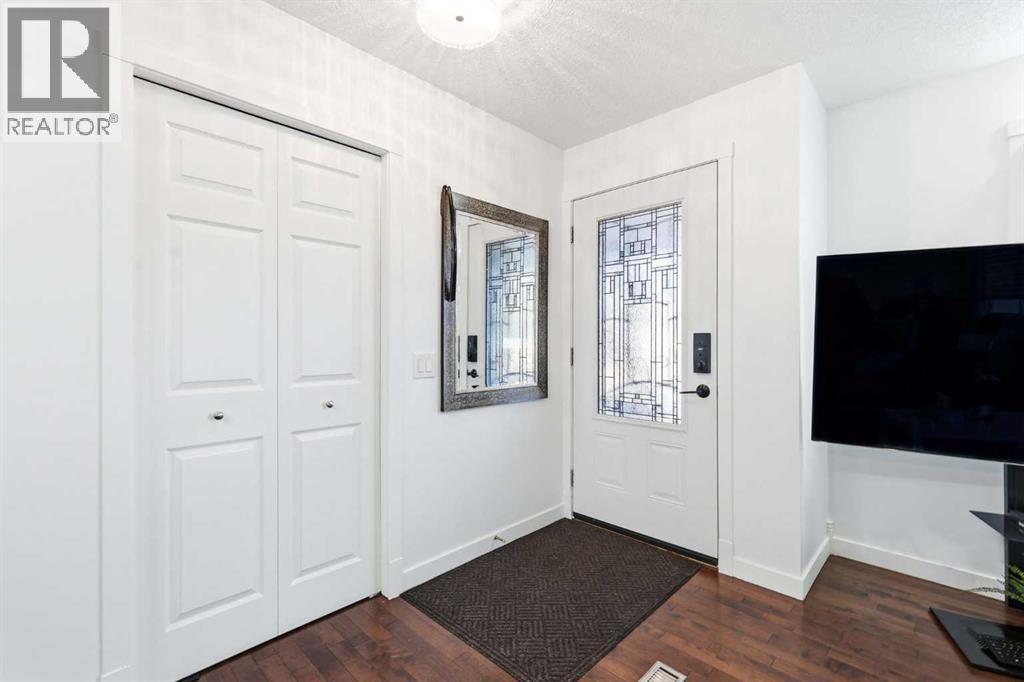 419 Whiteview Close NE