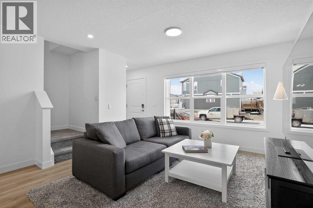 12 Heirloom Crescent SE