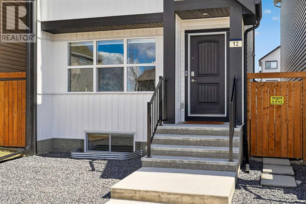 12 Heirloom Crescent SE